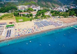 Leto 2022, letovanje - Bečići - Hoteli: Pogled na plažu
