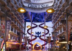 Prolećna putovanja - Krstarenje Mediteranom iz Barselone - Hoteli: Brod Oasis of the Seas