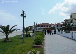 Leto 2025, letovanje - Pefkohori - Apartmani: Šetalište uz plažu