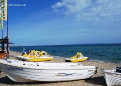 Leto 2025, letovanje - Nea Flogita - Apartmani: Čamac na plaži