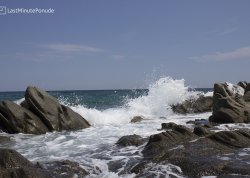 Leto 2025, letovanje - Sarti - Apartmani: Stenovita obala