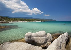 Leto 2025, letovanje - Sitonija - Apartmani: Skulpture u kamenu