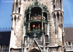 Vikend putovanja - Minhen - : Glockenspiel - Marienplatz