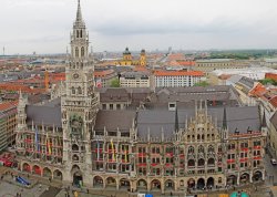 Vikend putovanja - Minhen - : Marienplatz München