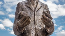 Višegrad: Statua Nikola Tesla