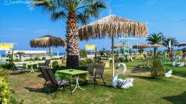 Nea Potidea: Kafić pored plaže