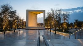 Abu Dabi: Spomenica osnivača