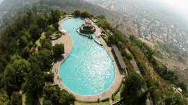 Santiago: Bazen u parku Metropoliten