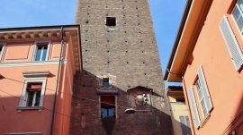Bolonja: Srednjovekovni odbrambeni toranj Prendiparte