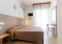 Leto 2025, letovanje - Rimini - Hoteli: Hotel Ischia 2*